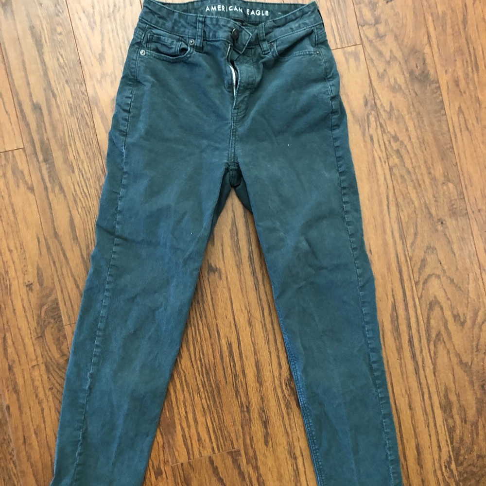 American eagle green courduroys